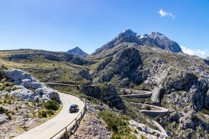 Cinco carreteras para disfrutar conduciendo sin salir de España
