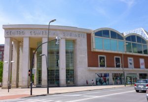 Bilbao_-_Centro_Comercial_Zubiarte_1