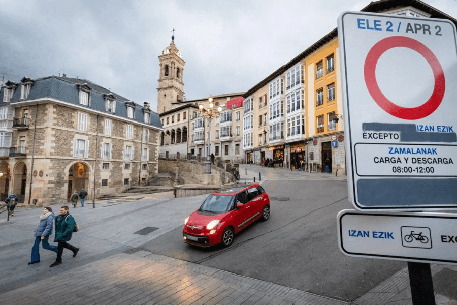 Coche en el centro de Vitoria